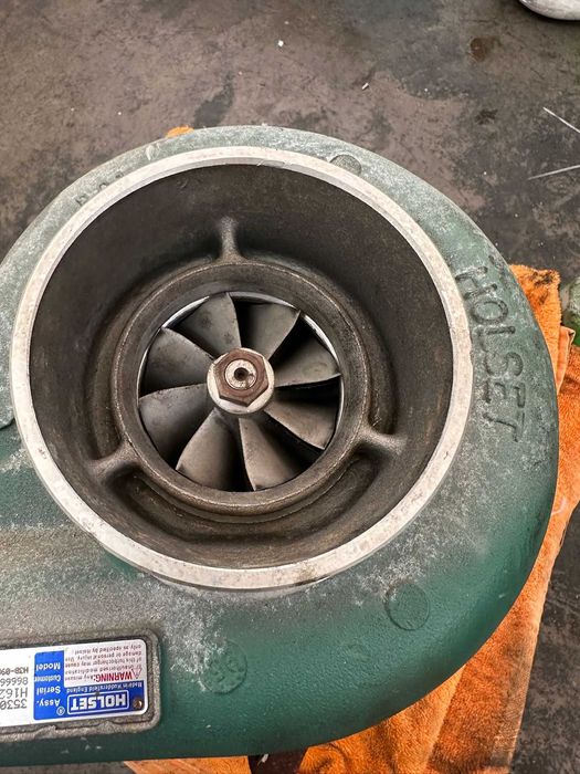 Turbo Holset HX82 –  300 Horas – Excelente Estado Mecanico