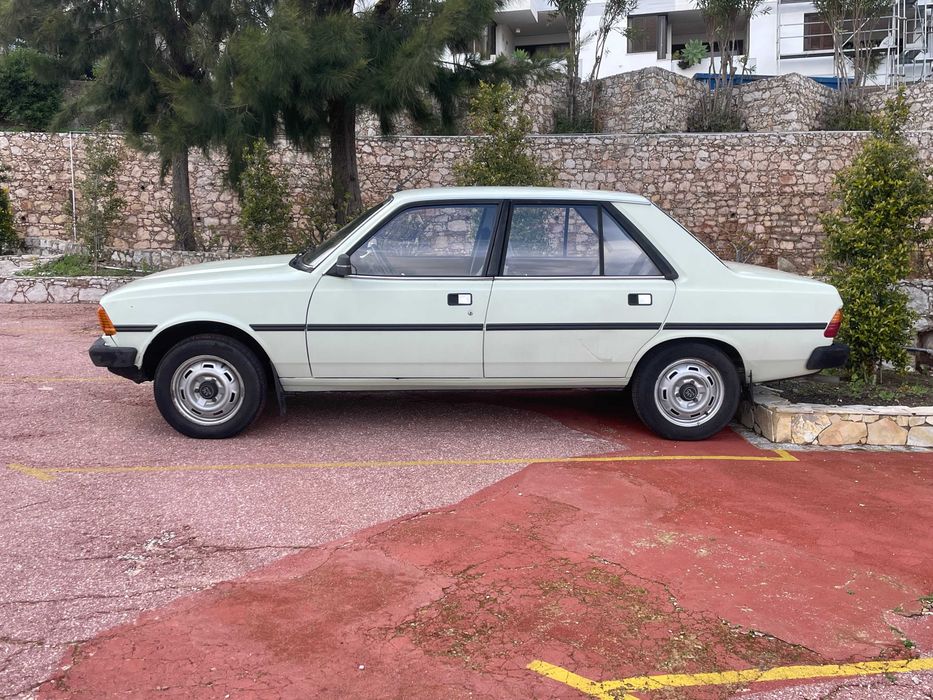 Peugeot 305 Classico