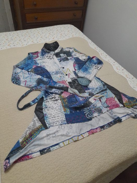 Túnica de algodão em tons azuis, abaixo da cintura tam L/XL