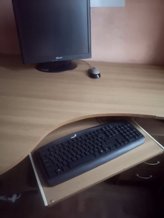 Стол компьютерный ,офисный