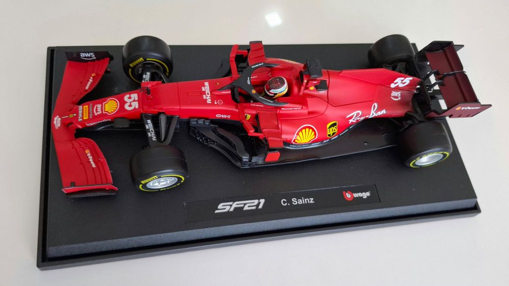 Burago - Ferrari SF21 - Carlos Sainz 55 - 1/18