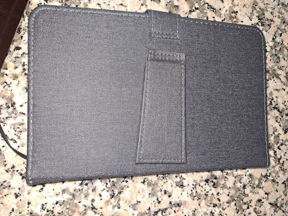 Vendo Tablet com pouco uso.