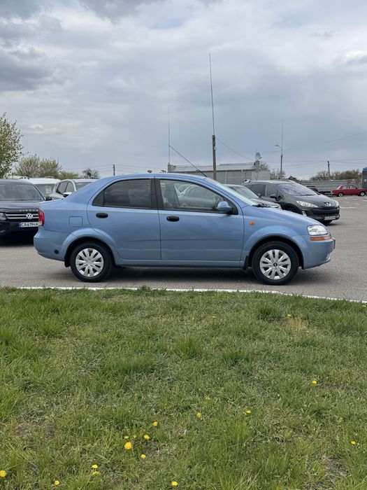 Chevrolet Aveo — на автоматі, газ/бензин