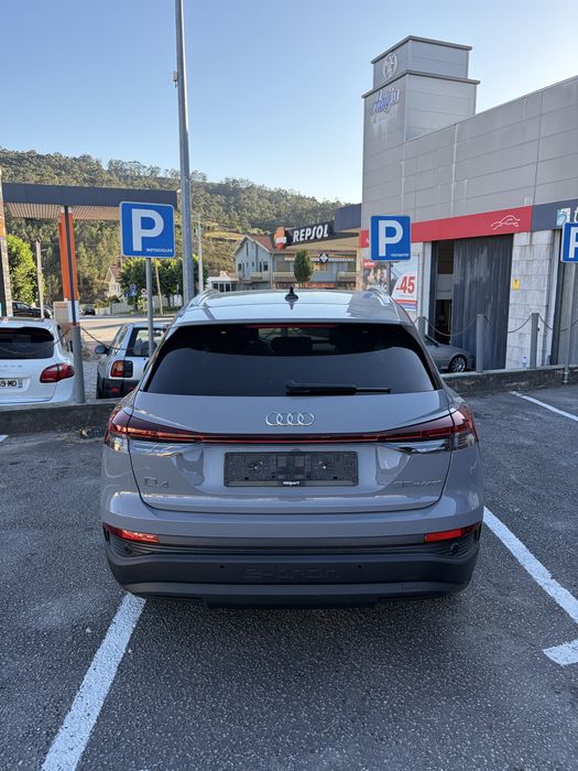 Audi Q4 - Etron (Com garantia AUDI)