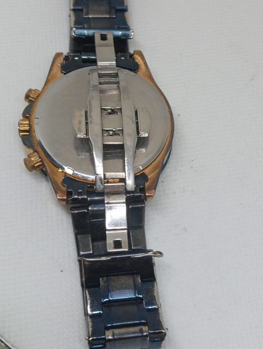 Часыы наручныеее