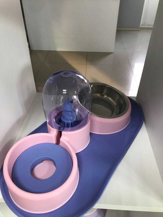 Годівниці та поїлки для котів та собак