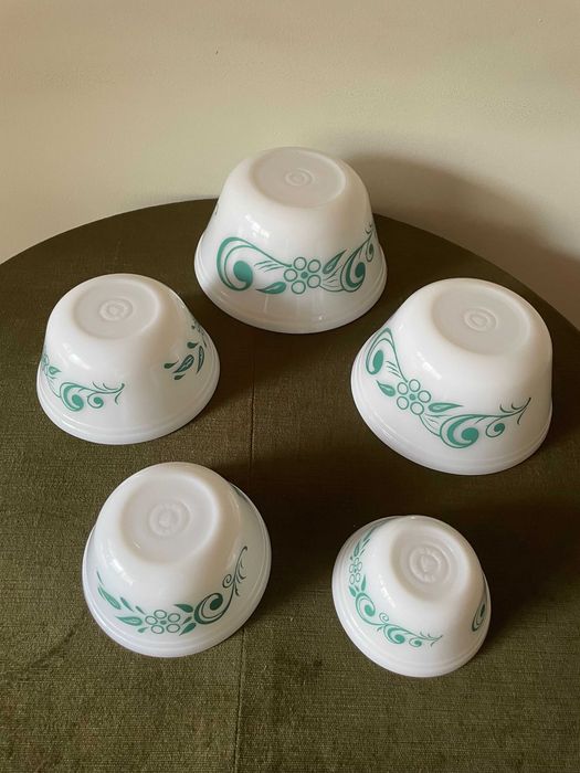 Conjunto de 5 taças, saladeiras em vidro
