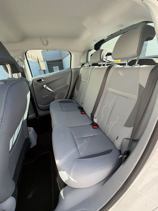 Peugeot 208 1.2vti