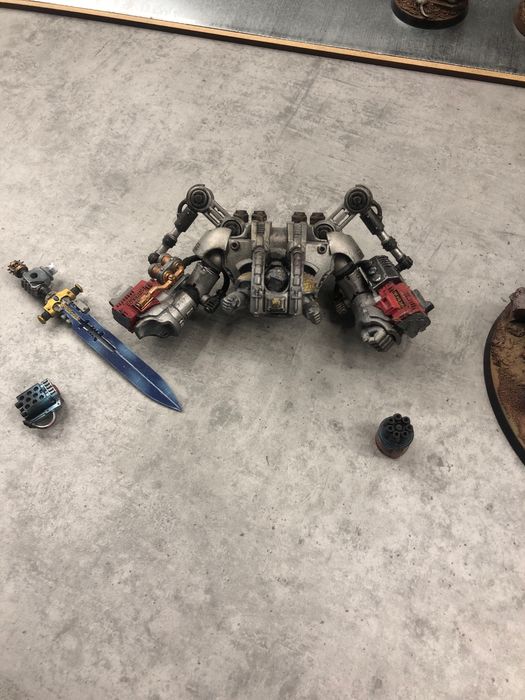 Warhammer 40k:Grey Knight Nemesis Dreadknight(моделі,хобі)