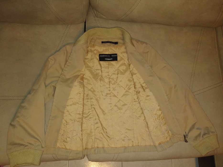 Casaco. (Bege). Tam- S