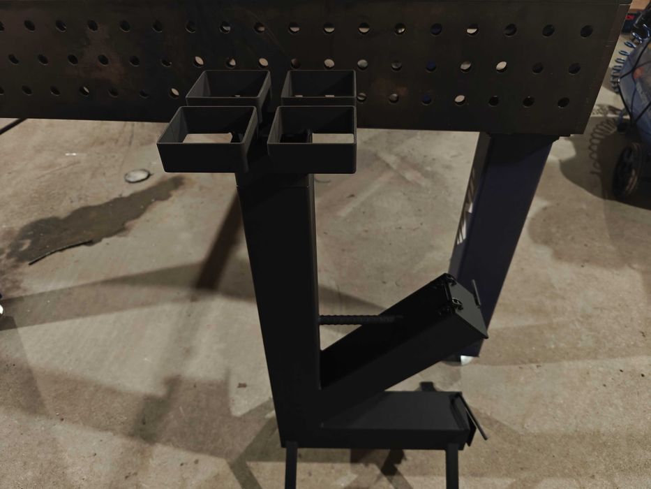 Piecyk rakietowy 80x80x2 solidny