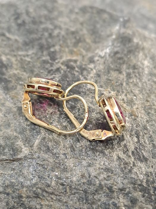 Śliczne złote kolczyki z czerwonym Kamieniem Pr.585 Stan idealny