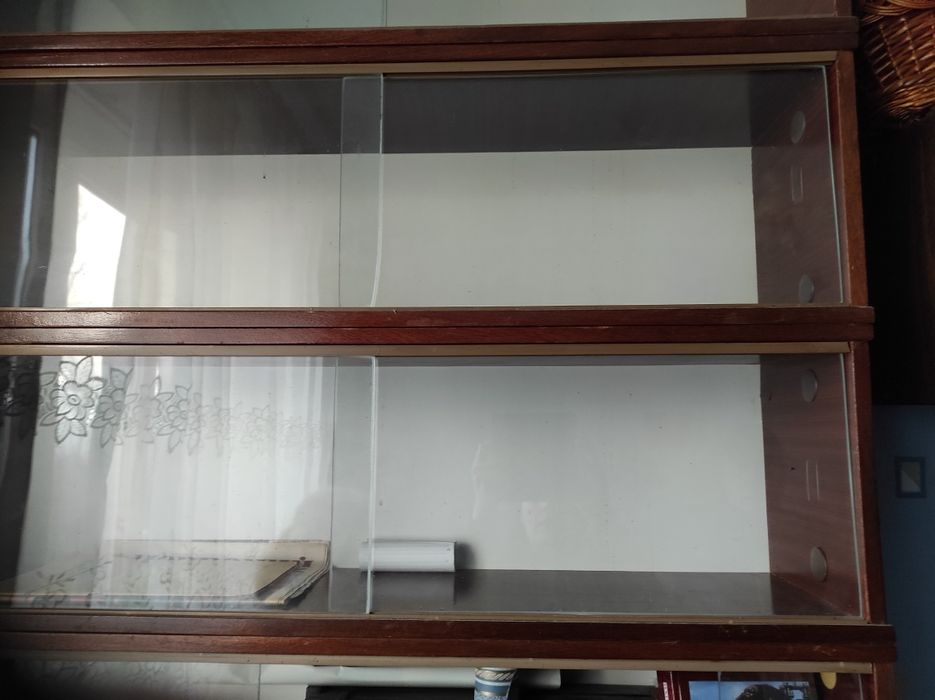 Полиці для книжок