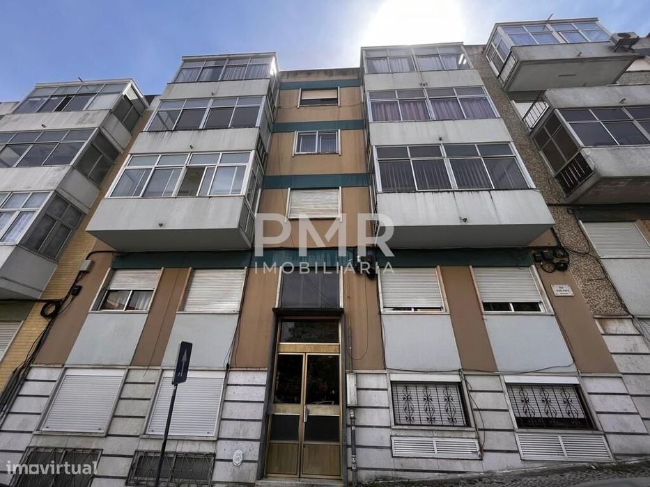 Apartamento T2 em Odivelas - para recuperação total — Odivelas, Lisboa