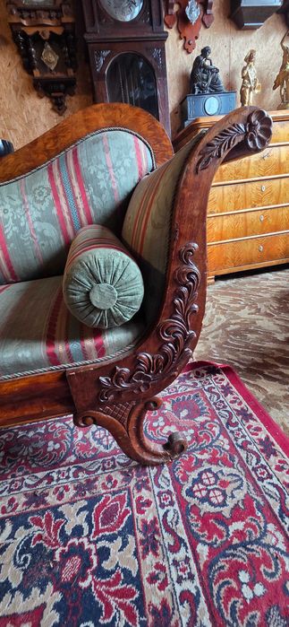 Stara sofa Biedermeier