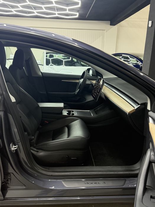 Tesla Model 3 — fotografia 6
