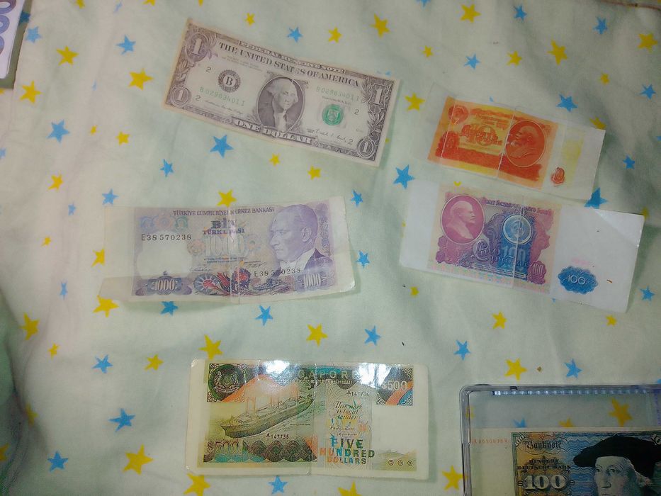 Старые сувенирные коллекционные банкноты