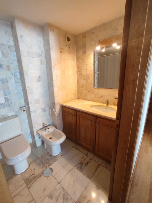 Espaçoso apartamento de 4 quartos - Coimbra