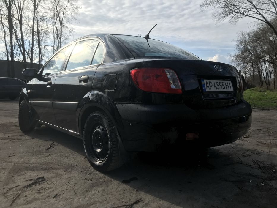 Продам Kia Rio седан 1.4 газ/бензин