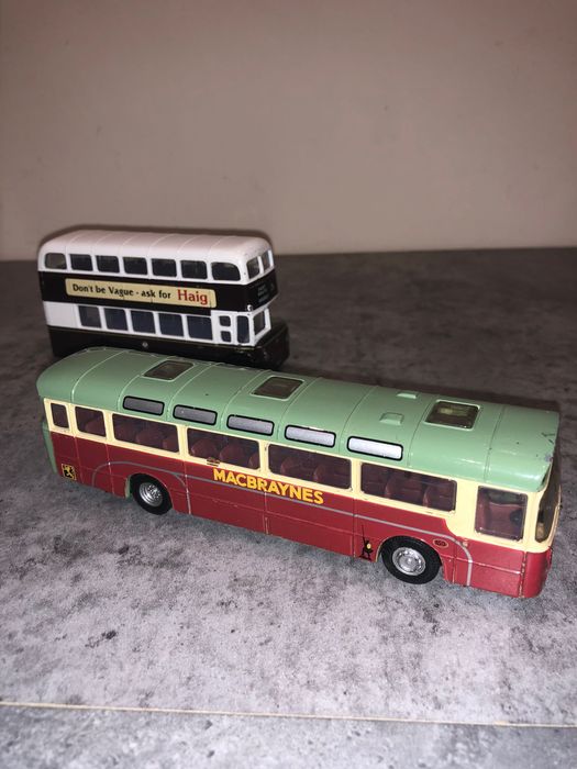 Autocarros de edição limitada Mac Braynes e Westons