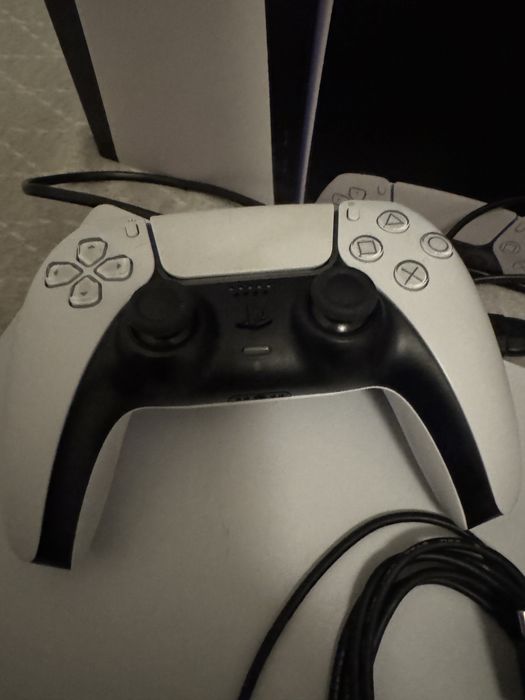 PlayStation 5 Digital edition com 2 comandos