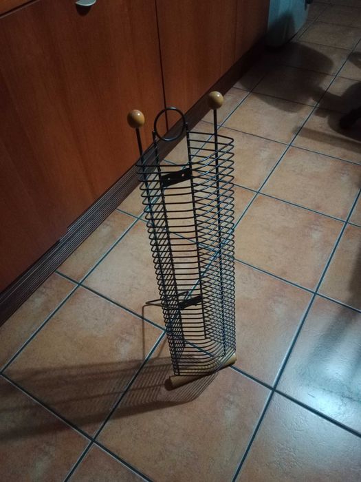 Suporte metálico de CDs
