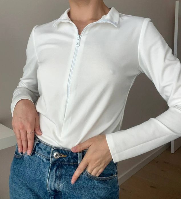 Продам боді з довгим рукавом білого кольору