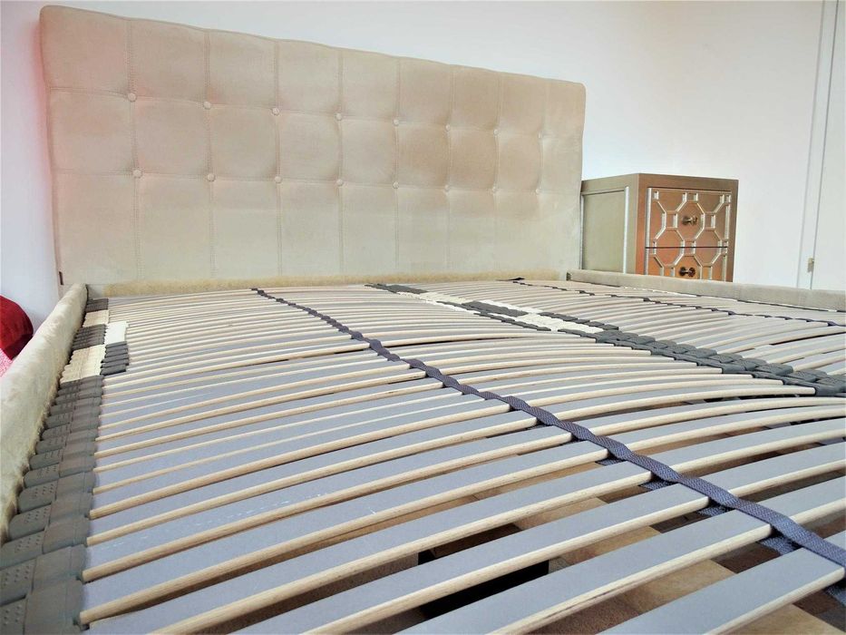 Łóżko KING SIZE 180 AlmiDecor wraz ze stelażem i 2 szafkami- jak NOWE