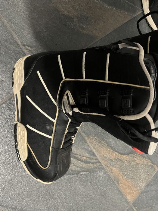 Сноуборд боти deeluxe 36-38р