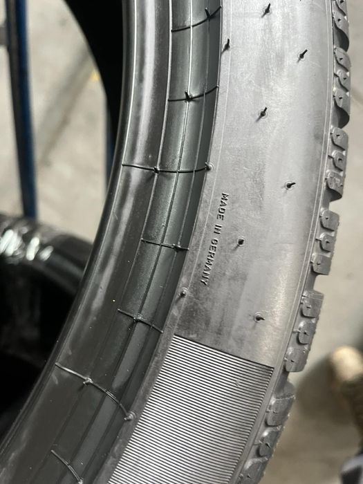 255/40/21 R21 Pirelli PZero Winter * 4шт нові зима