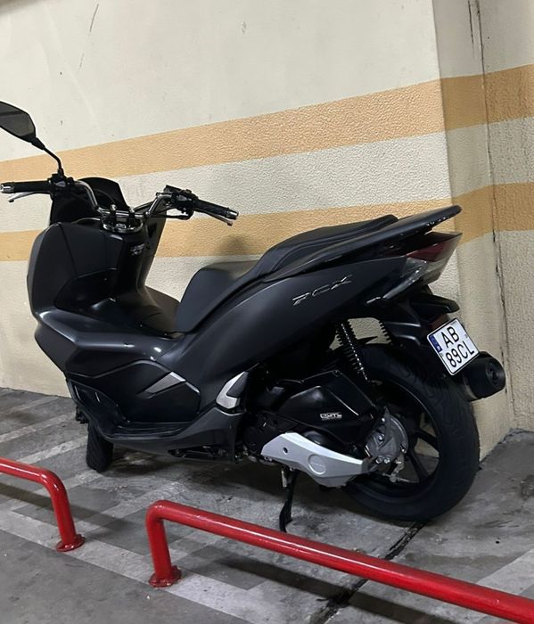 Honda pcx  2020 com revisão e pneus novos
