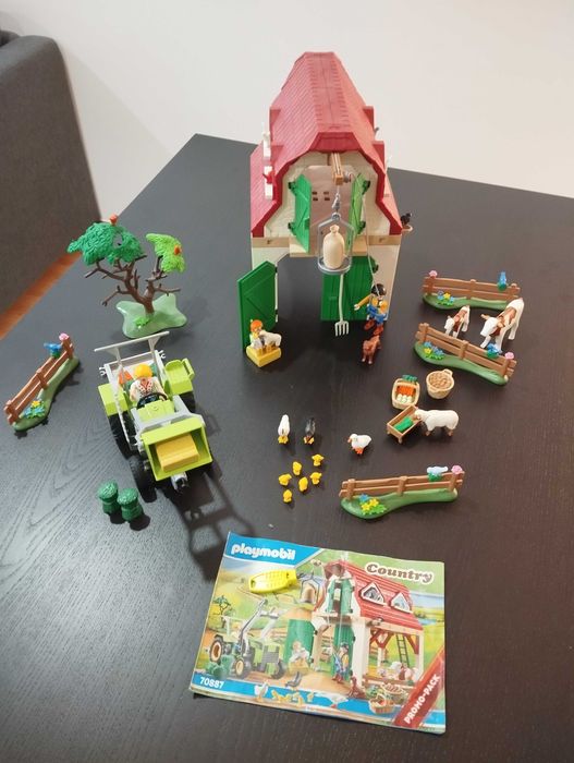 PLAYMOBIL Country: Quinta com criação de animais
