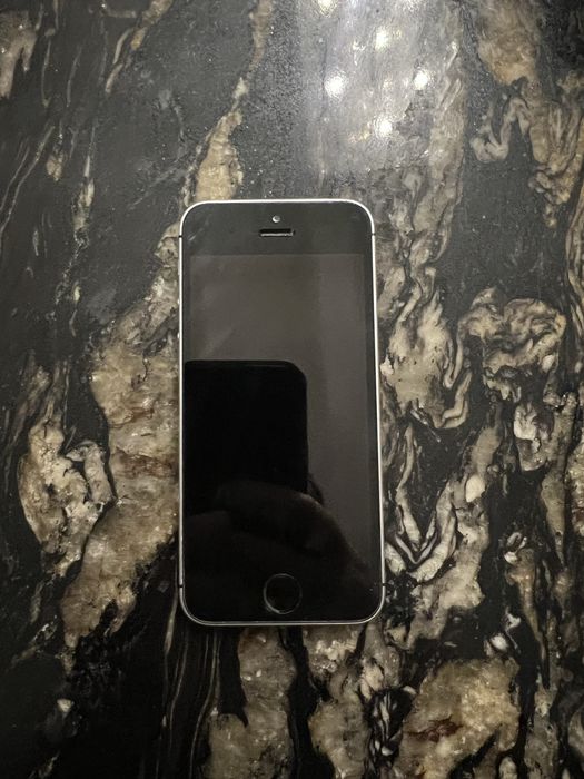 iPhone SE 32GB sprawny dotyk ok bateria ok do uzytku