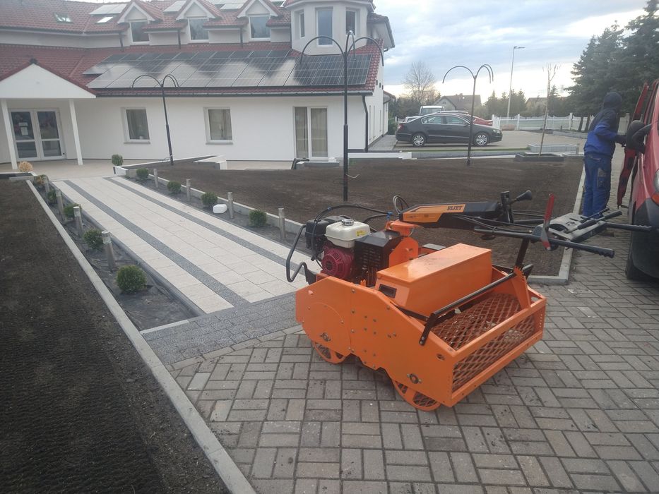 Maszynowe sianie trawy!Trawniki! Automatyczne nawadnianie!