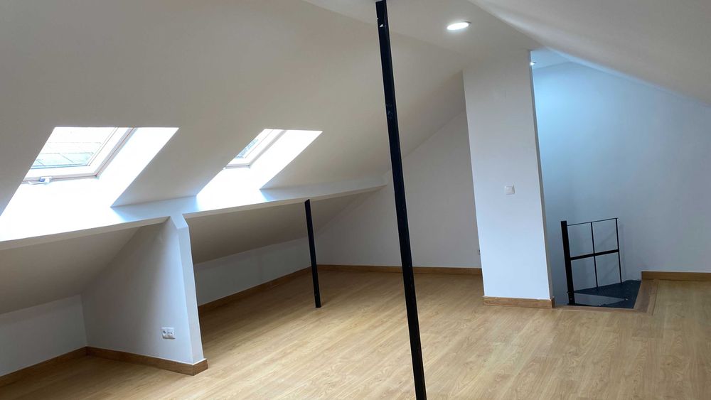 Arrendamento T3 Laranjeiras-Sete Rios Lisboa (perto do Metro e Un. Catolica)