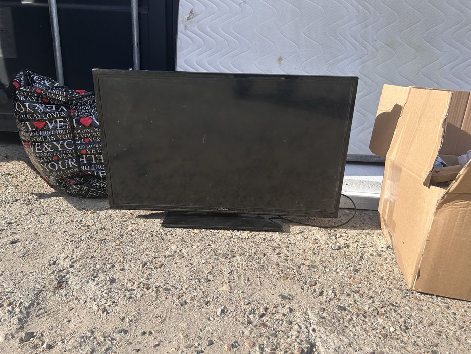 Telewizor Technika 32" LED | HDMI | Idealny do konsoli, PC lub kablówki