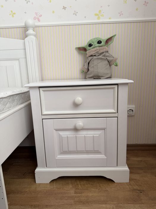 Продається набір меблів (тільки комплектом)