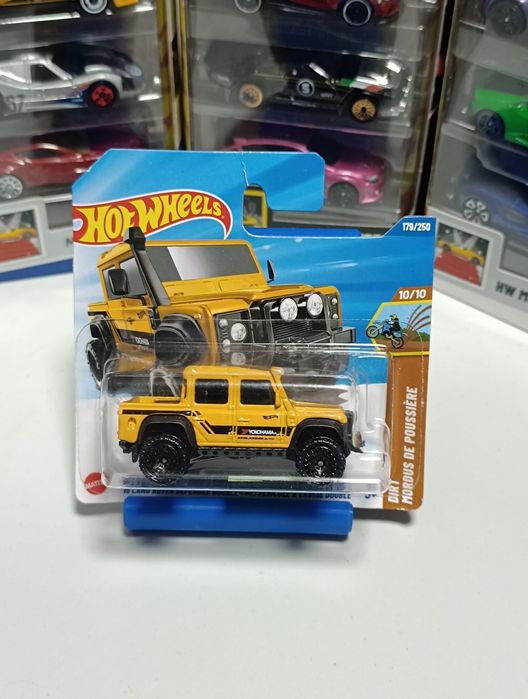 Hot Wheels 15 Land Rover Defender Double Cab/Véhicule â Cabine Double
