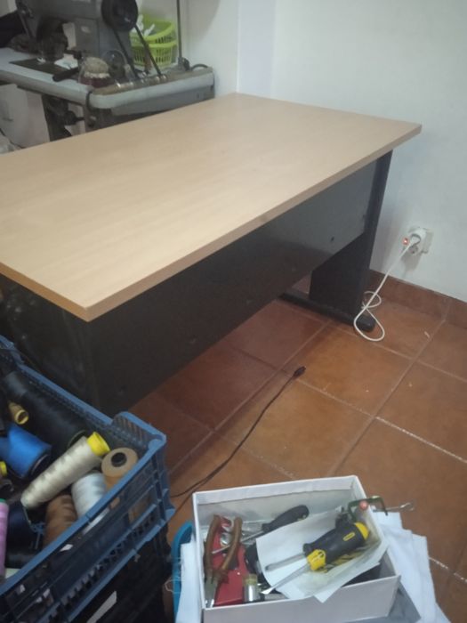 Vendo secretaria em bom estado