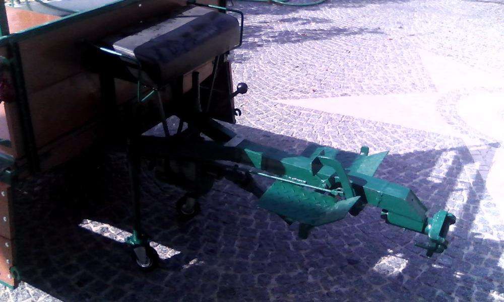 Atrelado Reboque caixa 5 velocidades