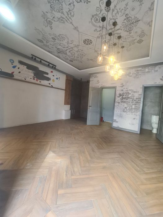 Оренда приміщення з ремонтом на Заньковецькій