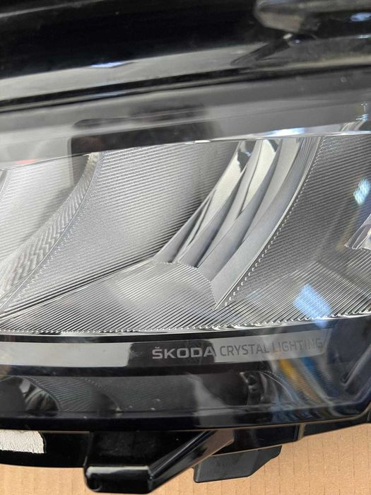 Farol Esquerdo Skoda Kamiq em Led