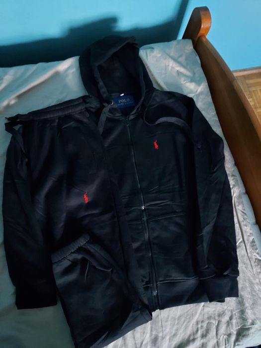 Dresy męskie i damskie z wyszwanym logo. Od S do XXL