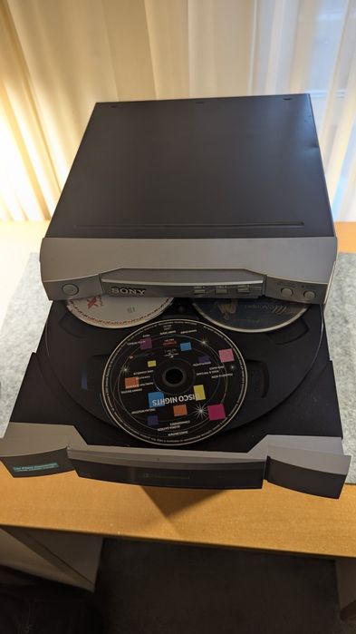 Музичний центр Sony MHC-DP700