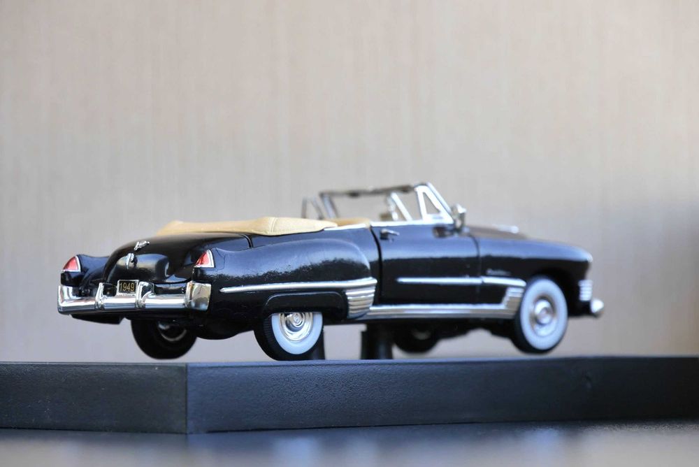 Модель Cadillac Series 62 (1949) 1:32 Signature models