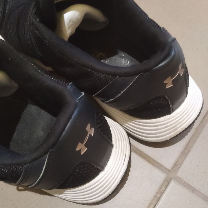 Buty sportowe Under Armour rozmiar 37,5