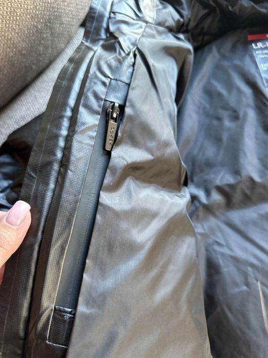 Kypтка  Prada, 36 poзмір бу (xs-s）