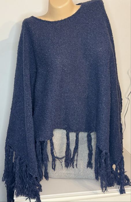 Granatowa narzutka / poncho z frędzlami | oversize | boho