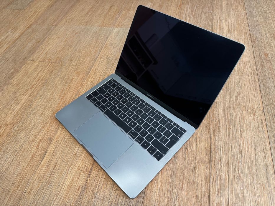 MacBook Pro 13,3" MPXQ2ZE/A