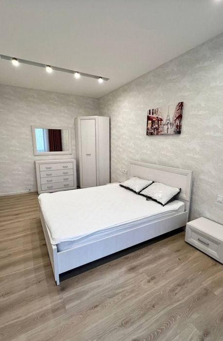 Срочно сдам квартиру в ЖК "Граф", ул. Азарова 8. Центр города